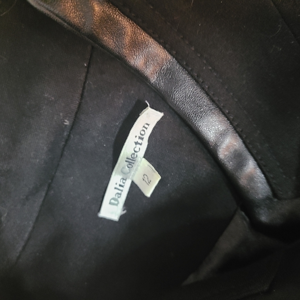 Dalia Collection Zip Jacket - Picture 5 of 13